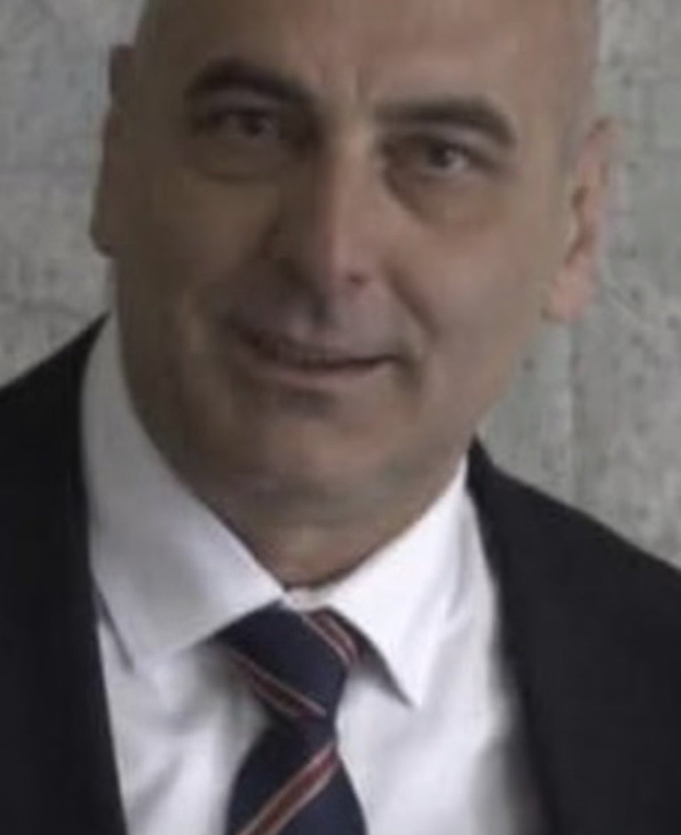profdrarsla's tweet photo. Treći mangup iz Bosne.

Radomir Vasić

Jel ti ovaj opštio sa bakom @Stanivukovic_D 

Jesi ga ti poslao siso mala profiterska? https://t.co/dRKktkCPpJ