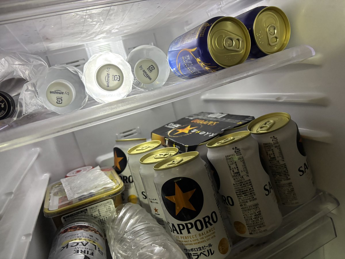 Gilgamesh_child's tweet photo. 1000円でバーベキュー食わせてもらったらなぜか戦利品でバカほど酒もらった https://t.co/NnAF85XtOE