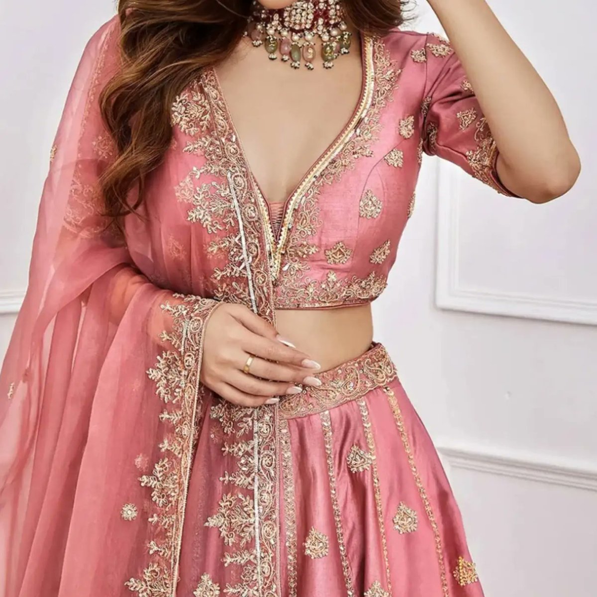 LeanCoffenpkt's tweet photo. Elegant embroidered sequin lehenga choli with dupatta

Price: 1480
Package: Lehenga, choli and dupatta
Fabric: Malai satin with embroidery sequin work
Semi-stitched, free size
Lehenga flair: 3. 2 m
Dupatta: 2. 2 m tebby organza https://t.co/dgw67JQuyR