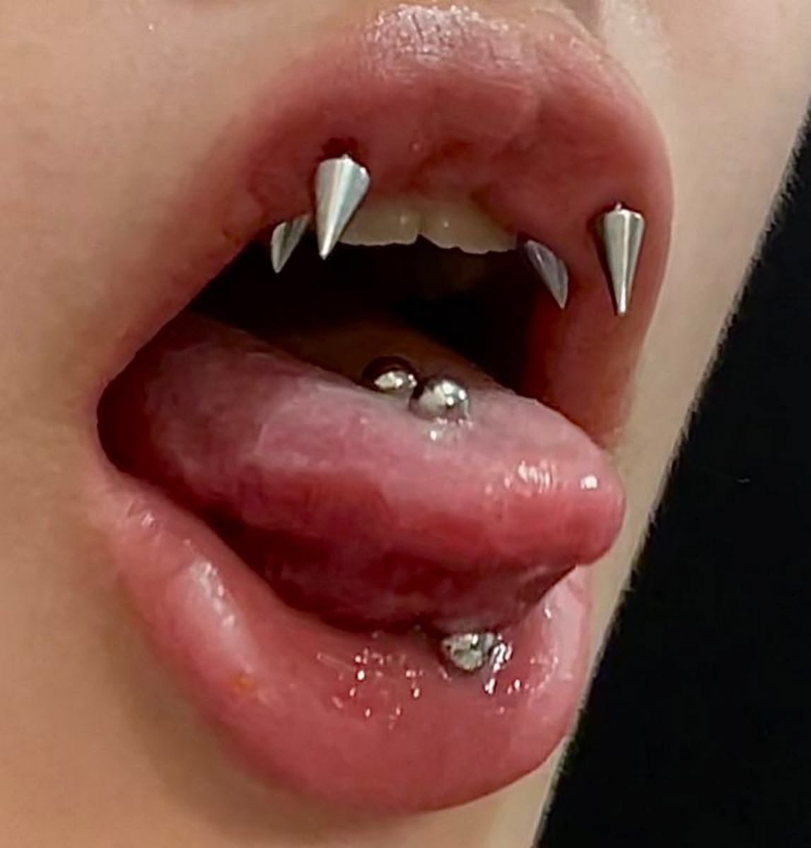 gothicornate_'s tweet photo. edgy details, no rules https://t.co/jr2HEncLk8