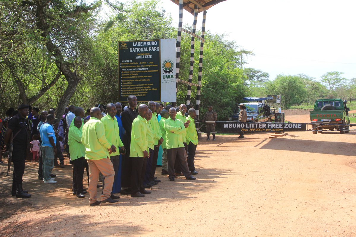 ugwildlife's tweet photo. Our staff are there to guide the public on the rules and regulations of the park, 

A kind reminder: Do Not Litter in the Parks https://t.co/DaCMKylmWL