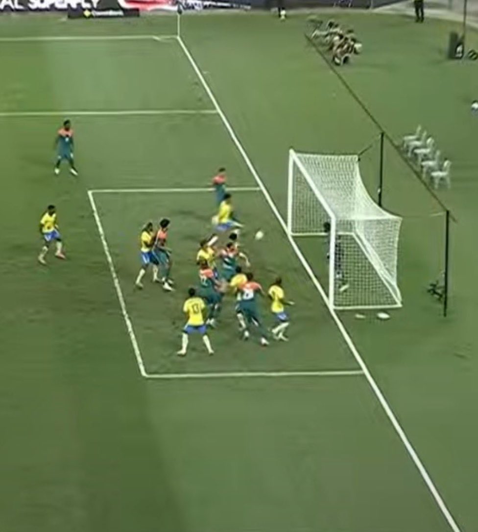 Jota4Fc's tweet photo. Hugo Souza aesthetic 🔥🔥🔥

Goleiro de Seleção Brasileira… https://t.co/CzqUTPNi9i