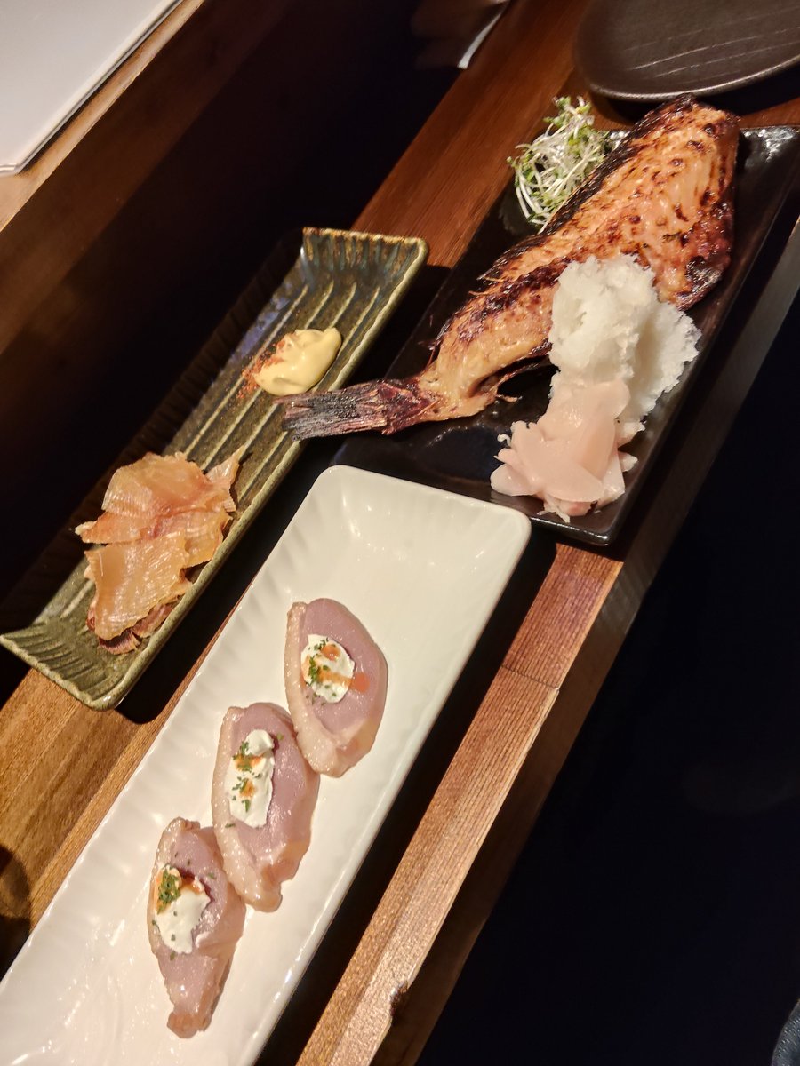 airu0718's tweet photo. 店主が多分秋田出身の居酒屋🙆💮雨すごーーーーー https://t.co/trmFD46oK2
