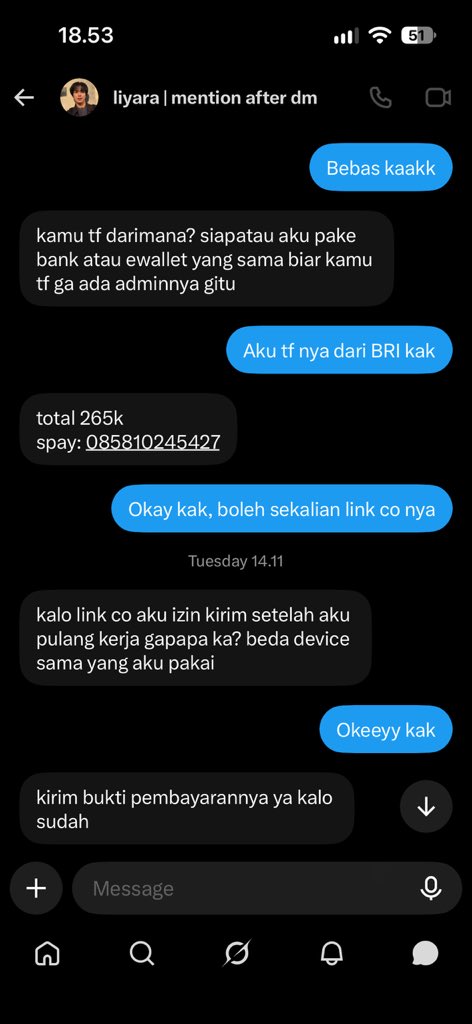 jnjmcute's tweet photo. Aku mau spill scammer

Haris selasa kmrn aku beli pc Jaemin pink christmas di @.yuarralie, aku mintakan bukti vidcon pc nya dan karena videonya sangat meyakinkan, akhirnya aku take dengan full pay dan split pay untuk packingnya

Dia kirim link co ke aku, masih gaada yang aneh… https://t.co/QAtdyKg301