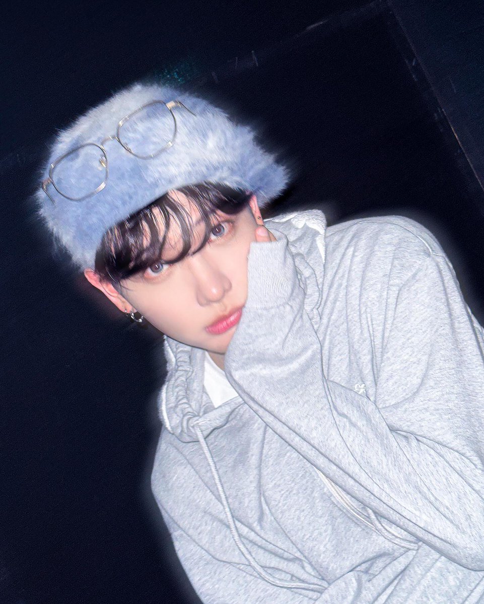 u_myeong_'s tweet photo. 하아… ………….

https://t.co/9MUzDf3xyj https://t.co/3PZpfzXWLP