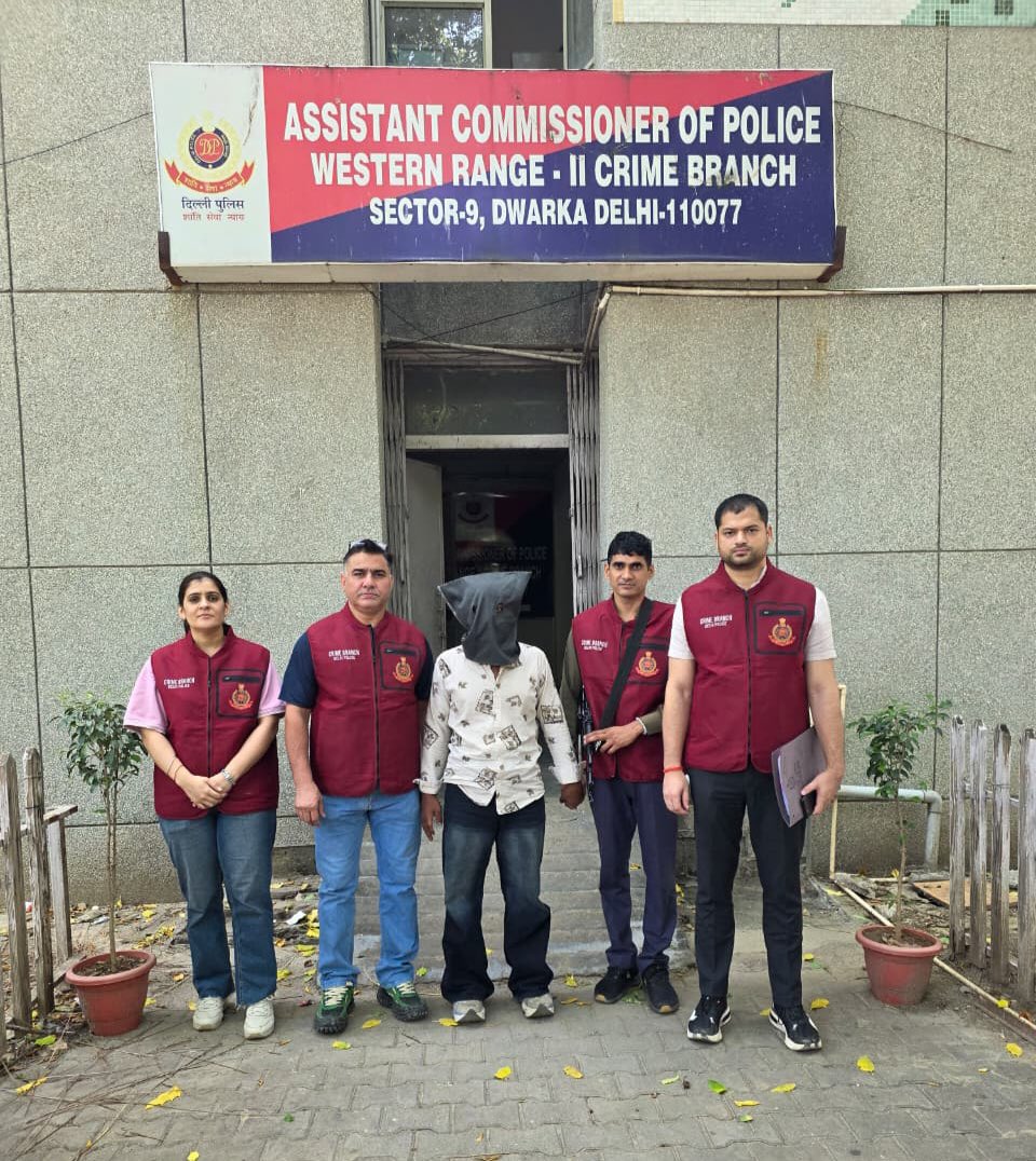 CrimeBranchDP's tweet photo. 🚨🔥 MAJOR BREAKTHROUGH — PO NARCO OFFENDER APPREHENDED! 👮‍♂️

🎯 WR-II, CRIME BRANCH, DELHI successfully apprehended a Proclaimed Offender wanted in an NDPS Act case of PS Uttam Nagar, Delhi.
🔎 INTELLIGENCE-LED OPERATION: Specific secret information, 1-month sustained surveillance, technical analysis & field intelligence led to the breakthrough.

💪 Successful operation led by Insp. Gautam Malik, under ACP Raj Pal Dabas and under the supervision of DCP Sh. Harsh Indora

🚨🔥 बड़ी कामयाबी — घोषित मादक पदार्थ अपराधी गिरफ्तार! 👮‍♂️

🎯 WR-II, अपराध शाखा, दिल्ली ने उत्तम नगर थाना, दिल्ली के मादक पदार्थ एवं मन:प्रभावी पदार्थ अधिनियम के मामले में वांछित एक घोषित अपराधी को सफलतापूर्वक गिरफ्तार किया।

🔎 खुफिया सूचना पर आधारित अभियान: विशेष गुप्त सूचना, लगभग एक माह तक लगातार निगरानी, तकनीकी विश्लेषण एवं मैदानी खुफिया जानकारी के आधार पर आरोपी तक पहुंच बनाई गई।

💪 सफल अभियान: निरीक्षक गौतम मलिक के नेतृत्व में, सहायक पुलिस आयुक्त राज पाल डबास के निर्देशन तथा पुलिस उपायुक्त श्री हर्ष इंदौरा की समग्र निगरानी में कार्रवाई को अंजाम दिया गया।

https://t.co/9HAsN1js4q

#DelhiPolice
#CrimeBranch

@LtGovDelhi
@DelhiPolice
@CPDelhi