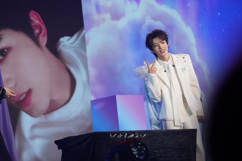 shuyuaninterfc's tweet photo. ❤️❤️🪽🪽

#淑元 #shuyuan #yuyuan #shuyuaninterfc #shuyuanmacaufmday1
#OllieShuyuanInMacauDay1 https://t.co/qxUXdBWgE3