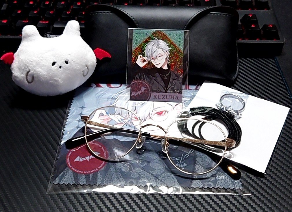 fandm_ch's tweet photo. #にじぞふ
我が家にも到着しました〜！
ケンゾクちゃんも大喜び𓆩 (ᐡ  ∵  ᐡ) 𓆪
ただ、お近くの店舗が120kmとか離れてるのでレンズ交換に行けるかはちょっと怪しいですね👓
出来ればライブにつけていきたいな🥲 https://t.co/WaJeJHfpa3