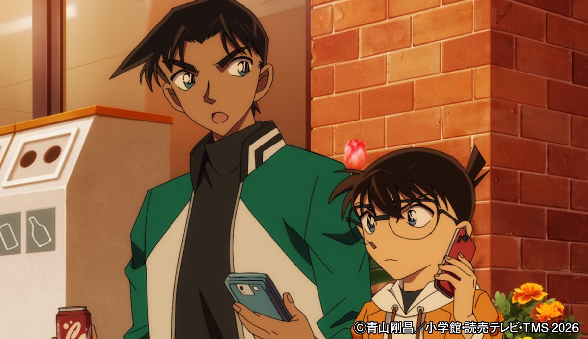 conan_file's tweet photo. 『東都タワー』がデザインされた新一万円札が発行されて、ボクと少年探偵団のみんな、阿笠博士、蘭姉ちゃんと園子姉ちゃんで日本紙幣印刷局の長野工場に行ったんだ!
ところが殺人事件の現場からニセ札が見つかって、警視庁は捜査本部を設置したんだって!
ニセ札が流通してるって報道でみんなが騒いでる中、ボクはそのニセ札が印刷された大阪へ平次兄ちゃんと向かったんだ!
新紙幣偽造から起きた殺人事件に、ボク達はみんなで解決に挑むことに…!

名探偵コナンTV放送30周年記念作品
『名探偵コナン 30号殺人事件』金曜ロードショーでこのあとすぐ!