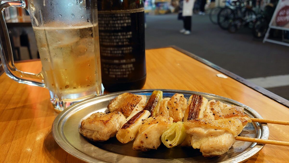 event_checker's tweet photo. 川崎のうまいものが大集合🍴

「川崎夜市」開催

地元の名店が集う
「ソウルフード屋台」は3日間
飲食店を巡る「川崎バル祭り」は8日間開催

東京でも横浜でもない
川崎特有の"雑多でディープな食文化"が楽しめます🍺

📅 10/23(金)-11/1(日)
📍 JR川崎駅東口一帯

→ https://t.co/ezGSzJ4lIV https://t.co/1dCAnZTaXy