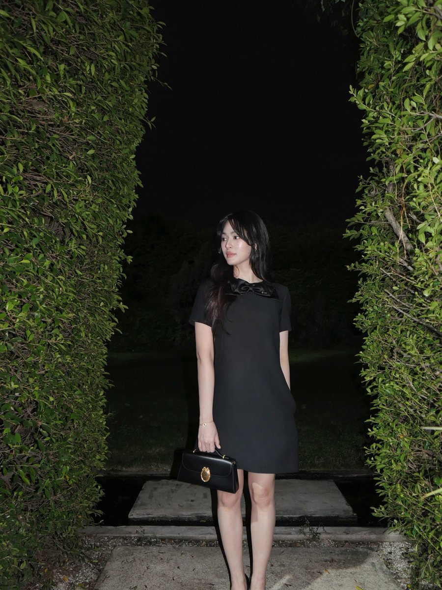 KMayaKwangbae's tweet photo. มหัศจรรย์ความสวยของพี่หลิงมาก บางวันคือหล่อตะโกน หล่อมากกก แต่พอแต่งลุคแบบนี้ ก็สวยหวาน ลุคหนูดิออร์ทันที🫠 เข้าใจดิออร์ทุกอย่าง

@Dior #DiorAW26
#linglingkwong‌ #หลิงหลิงคอง https://t.co/nrZTtJvADV