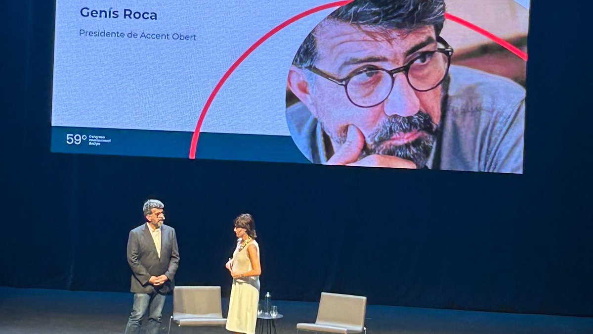 HumanAI_Tech's tweet photo. Clausura de #AEDIPE2026 con Genís Roca: "¿A dónde nos lleva la IA?" 🎙️ Cómo gestionar su llegada en casa y en el trabajo, desde el humanismo tecnológico. Gracias, Pamplona. ¡Hasta la próxima! #IA #FuturoDelTrabajo #RRHH #HumanAI https://t.co/krIpj9VG4m
