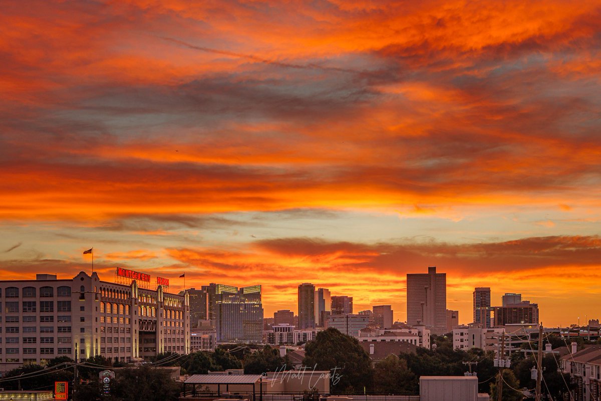 mattlantz's tweet photo. Happy Friday, Fort Worth! 🤩

#FortWorth #Texas https://t.co/VHIABJuuPd