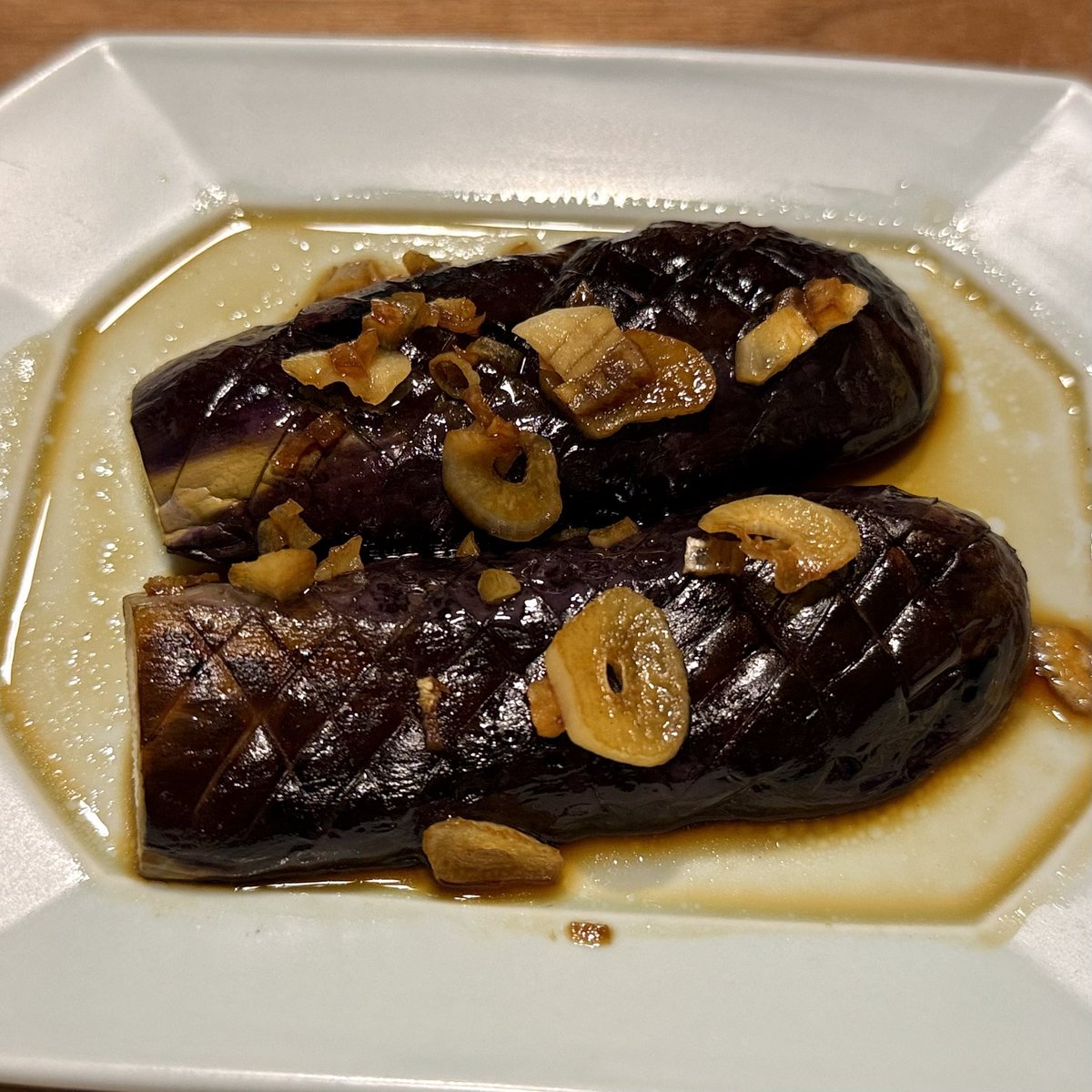 mainooyatsu's tweet photo. シンプルでおいしい
焼きナスのにんにく醤油のレシピ🍆 https://t.co/mFCnLfalCC