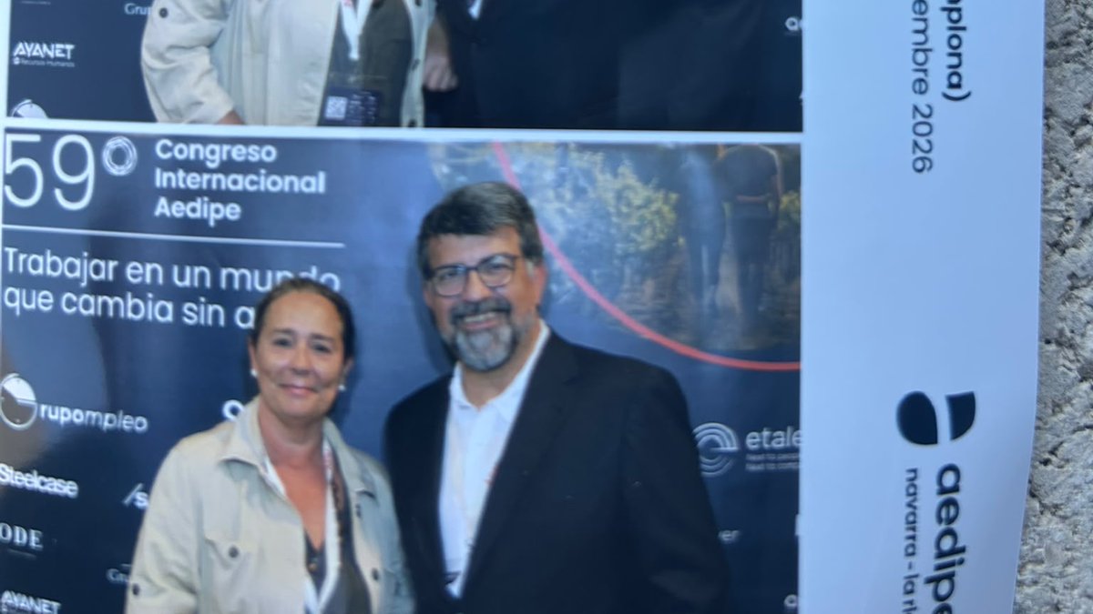 HumanAI_Tech's tweet photo. Clausura de #AEDIPE2026 con Genís Roca: "¿A dónde nos lleva la IA?" 🎙️ Cómo gestionar su llegada en casa y en el trabajo, desde el humanismo tecnológico. Gracias, Pamplona. ¡Hasta la próxima! #IA #FuturoDelTrabajo #RRHH #HumanAI https://t.co/krIpj9VG4m