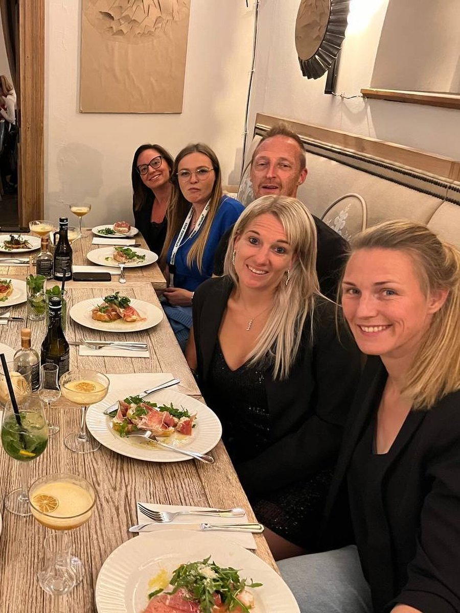 LetishaStefagk's tweet photo. Vier jaar geleden begon mijn Extravaganza-reis in Krakau. Sindsdien bracht elke editie me naar een nieuwe Europese stad én dichter bij mezelf en anderen. Op naar Extravaganza 2026. Welke stad volgt? https://t.co/RHvOhl49Qr