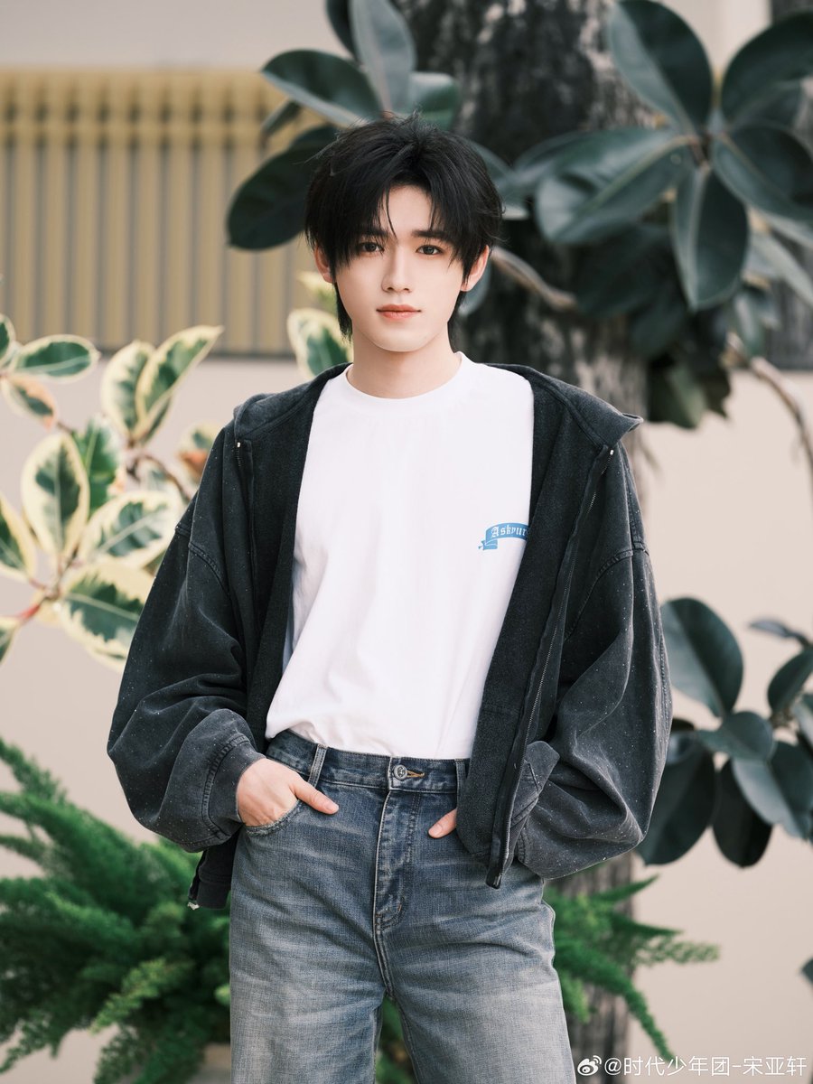 AllforSYX's tweet photo. ❣260925 宋亚轩微博更新 weibo update❣

花好月圆人团圆，㊗️大家中秋快乐！
#此刻配宋中 

#宋亚轩 #PM5:23 #TNT #时代少年团 #Teensintimes #leadsinger #mainvocal #宋亞軒 #SongYaXuan #송야쉔 https://t.co/E7yqJBliUH
