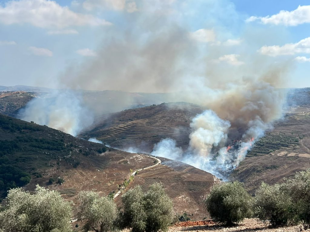 cbonneauimages's tweet photo. Israeli airstrikes happening now across the south of Lebanon.

Remember that this is happening all day, every day. https://t.co/1aGtEwFhrJ