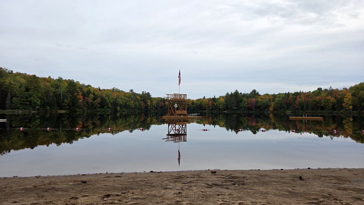 pookondotcom's tweet photo. It feels like we nailed the timing of the Fall colors this year. The forecast calls for low 70s, so we nailed the timing of the weather too. Well, except that we had no control over this, so it's a miracle when things actually work out. Someone is looking out for us. #RFT https://t.co/WwBwYhiMmX