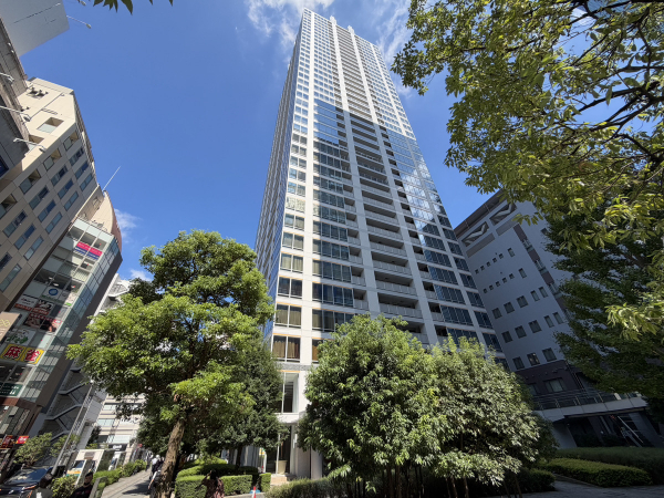 RERAgency's tweet photo. 秋葉原駅徒歩5分の好立地！高層階につき日当たり・通風良好で、目の前に広がる開放的な景色を堪能できます。24時間有人管理・設備充実の快適空間で…
#RERAgency株式会社 #千代田区 #外神田 #賃貸マンション #不動産
https://t.co/ocsOnUdTc6 https://t.co/W9QET9VaXq