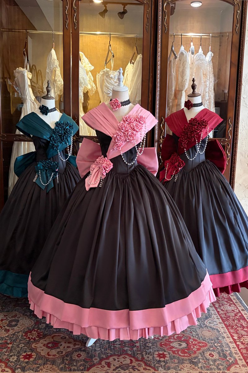 LilyBlack_shop's tweet photo. 🌹🖤薔薇を纏うロイヤルプリンセスドレス🖤🌹 https://t.co/dzu7LqWmvY