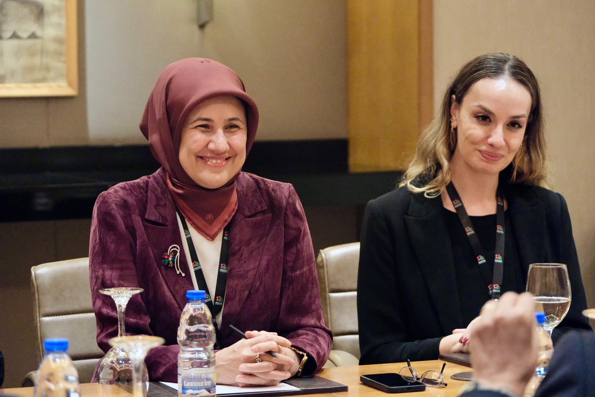 KizilayKurumsal's tweet photo. Genel Başkanımız Prof. Dr. Fatma Meriç Yılmaz, Lübnan’ın başkenti Beyrut’ta düzenlenen IFRC MENA 12. Bölgesel Toplantısı kapsamında Lübnan Kızılhaç Genel Sekreteri Georges Kettaneh ile bir araya geldi. 

Görüşmede, Türk Kızılay'ın Lübnan’a yönelik desteği ve dayanışması değerlendirilirken, iki Ulusal Dernek arasındaki iş birliği ve koordinasyonun güçlendirilmesine yönelik çalışmalar ele alındı.