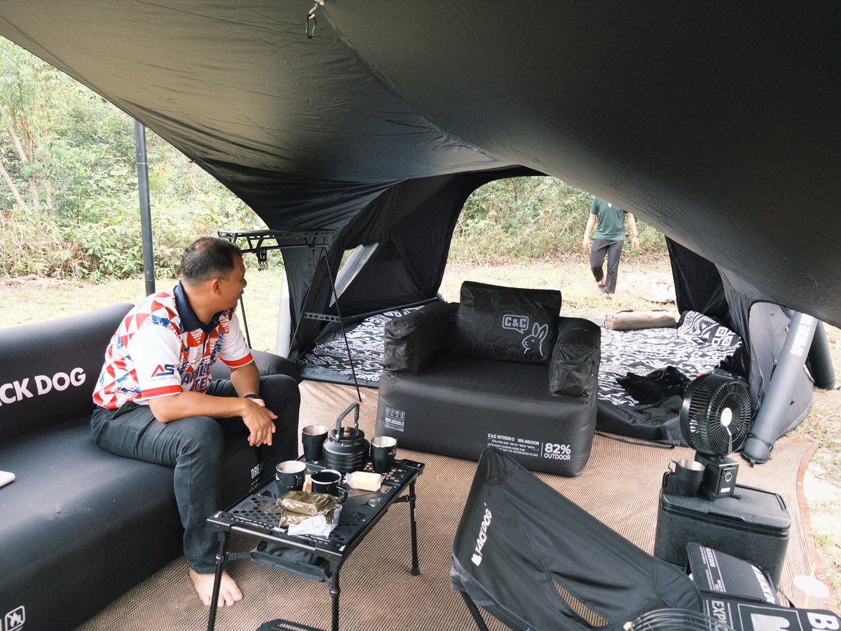 strawbsigh's tweet photo. issa core memory for me my first time bawak budak camping https://t.co/0Ng1AM7GSP