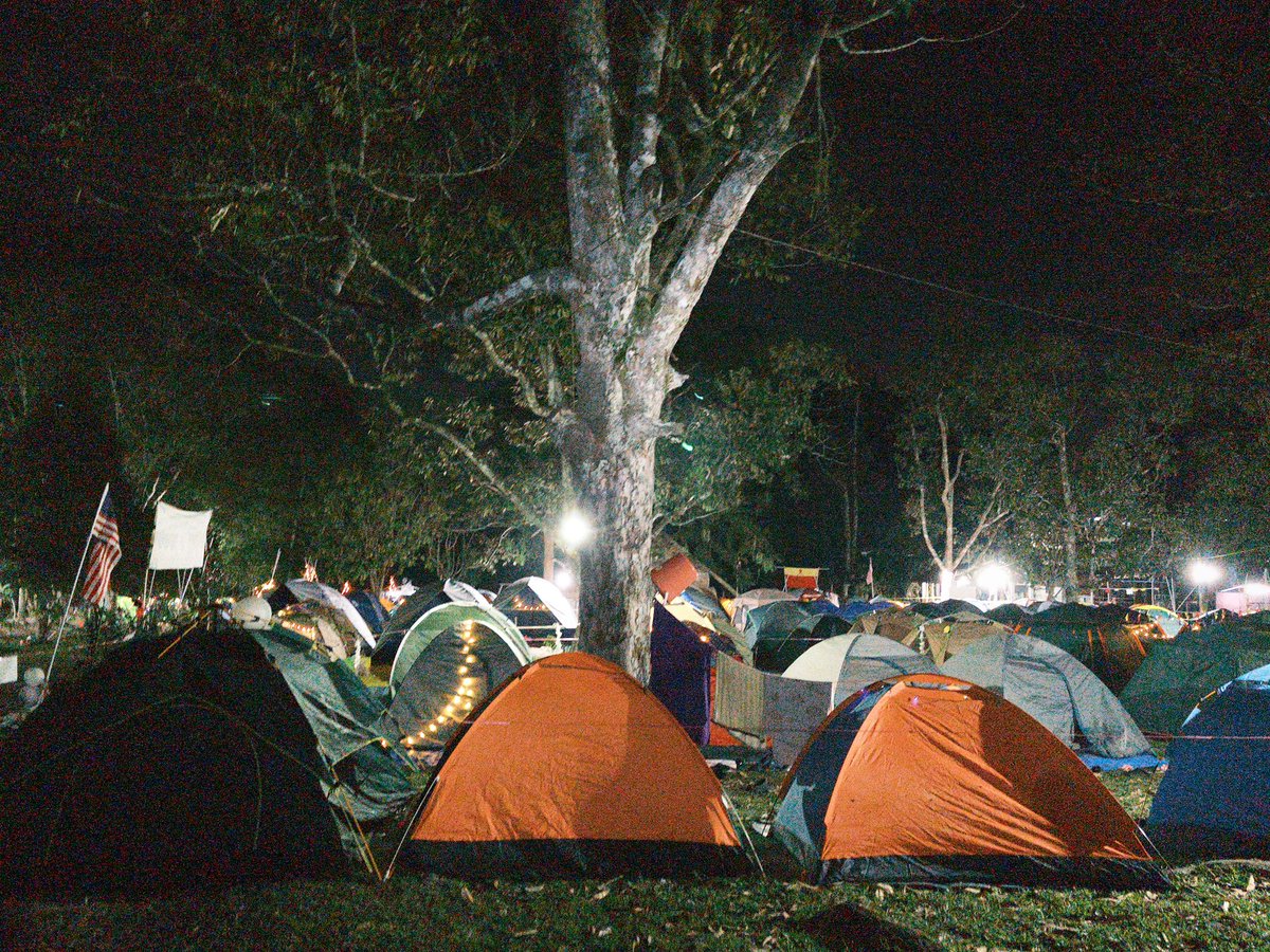 strawbsigh's tweet photo. issa core memory for me my first time bawak budak camping https://t.co/0Ng1AM7GSP