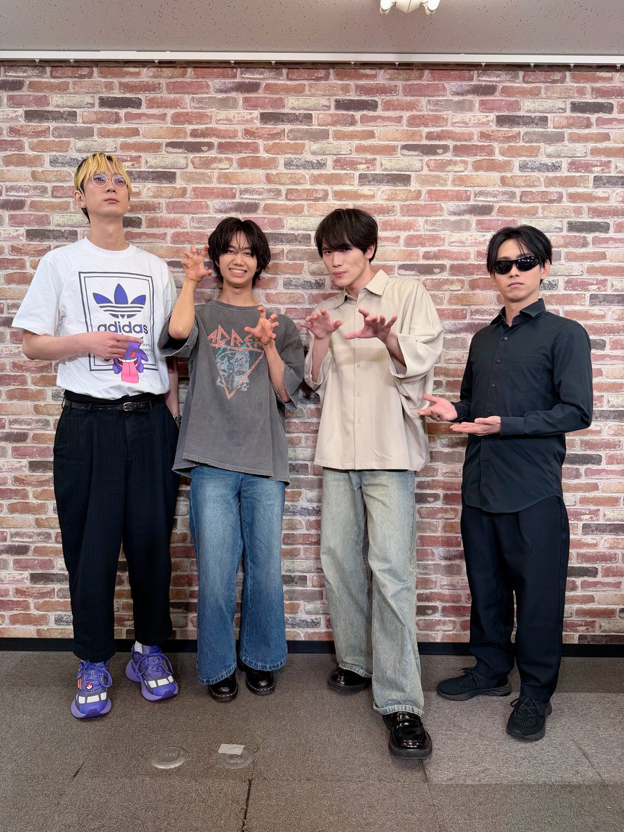 santaku_3taku's tweet photo. ╭━━━━━━━━━━━╮ 　　       
 　#さんたく 放送終了！       
╰━━ｖ━━━━━━━━╯       

江口さん回、ご視聴ありがとうございました！
来月からさんたく内で
 #高野大河 #長岡龍歩 のラジオ
「タイガー＆ドラゴン」スタートいたします！
※さんたくは通常通り生放送しますのでご安心ください。

来月は八代さん回！お楽しみに！

 📺本日のアーカイブ
https://t.co/0Kpz0EUGtQ