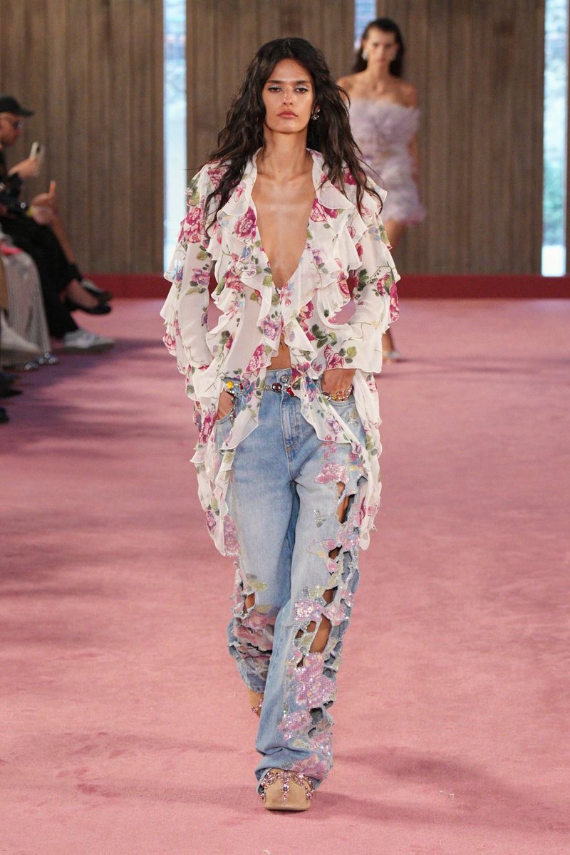 saintdoII's tweet photo. blumarine spring 2027 rtw by david koma at milan fashion week ⭐️⭐️🌷 https://t.co/j482lrD61h