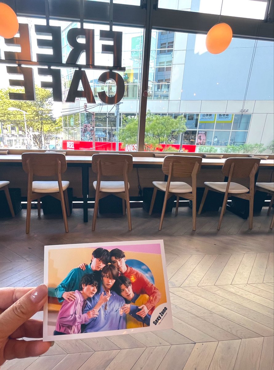 sochanbisbis's tweet photo. 久しぶりにSexy Zone懐古DAY。懐かしのMELODYのMV撮影地！
ファミクラ展示も観に行けた！
このタイミングで聡ちゃんにお手紙書けたのはとてもよかった。
キス担🛼のお友達、誘ってくれてありがとう🥹🙏 https://t.co/4EIKv15B2Y