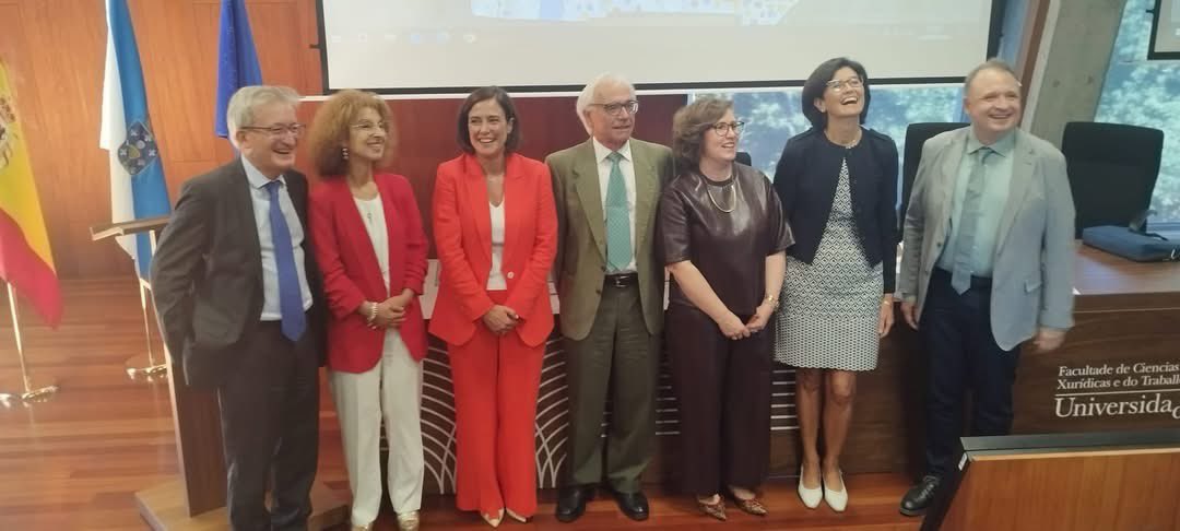 NEGOCiA2Project's tweet photo. Emma Rodríguez, miembro del equipo NEGOCIA2, nueva Catedrática de Derecho del Trabajo. ¡Enhorabuena Emma!
https://t.co/47pAvJr2Go https://t.co/GqOE3BVRPp
