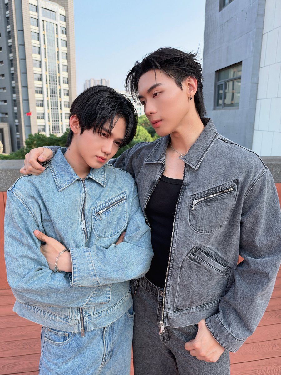 ArtistAplan's tweet photo. สองเฮียเเต่งยีนส์มาดคู่

TOPTAP &amp; MINLEE ✦ DONGFANG MOLAN 
#ToptapMinlee #TOPTAPJarukit #MINLEEthanakorn https://t.co/L7KxKeVCBx