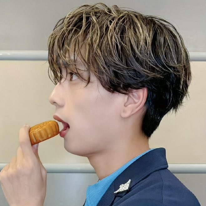 YjDii's tweet photo. かわいい😭😭😭😭😭😭😭赤ちゃんすぎるよ😭😭😭😭😭😭😭😭 https://t.co/pzfQZY8n1q