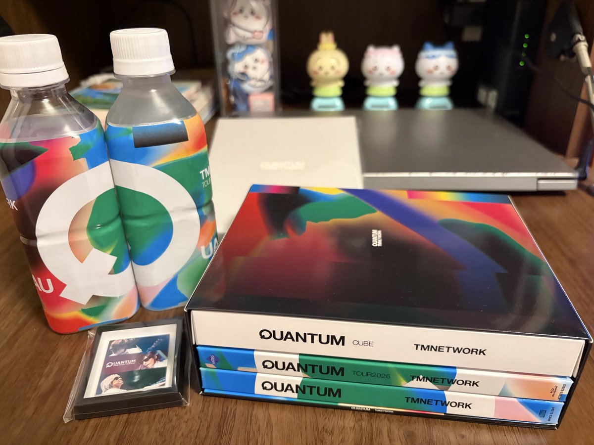 FANKS_7130's tweet photo. かくしてCDとBlu-rayを一つのボックスに格納👍
このQUANTUMは私の宝物💖
リリイベと合わせて宝物🪎🎵肌がザワっとしてきて何度でも聴いている音楽🎵
ドキドキワクワクのCD &amp;Blu-ray💿をありがとうございます💕
#TMNETWORK https://t.co/KIL861VIKf