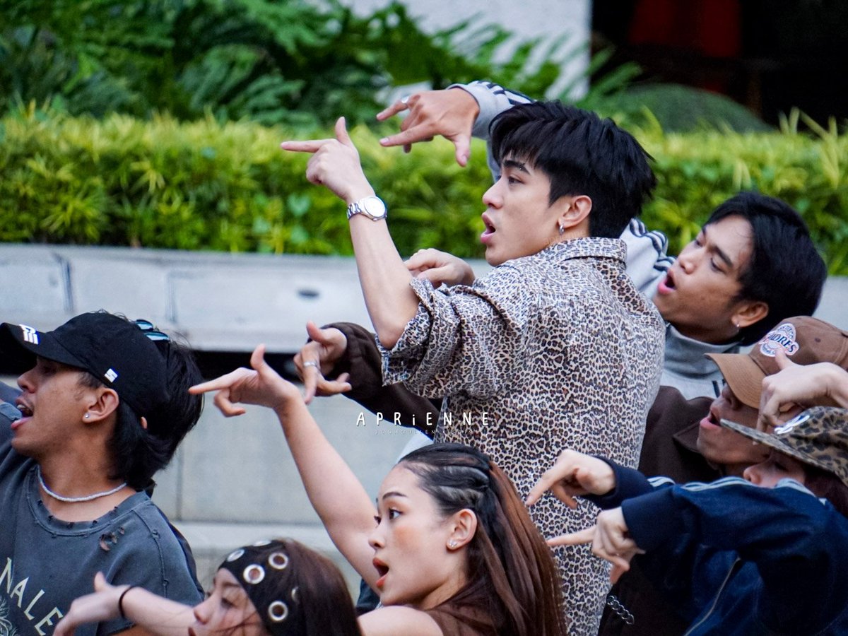APRiENNEforJOSH's tweet photo. 260925 • #JCLikeMe Flash Mob
📍 Ayala Malls Manila Bay

Ain't nobody got that 
SWAG LIKE JC
 
#JOSHCULLEN @JoshCullen_s https://t.co/MqyrNY9I7U