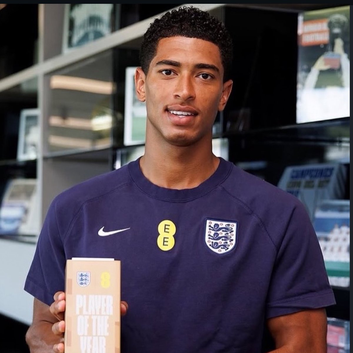 MadridXtra's tweet photo. 🚨🏴󠁧󠁢󠁥󠁮󠁧󠁿 Jude Bellingham named England Player of the Year TWICE in a row. https://t.co/vBS7GdbFuj