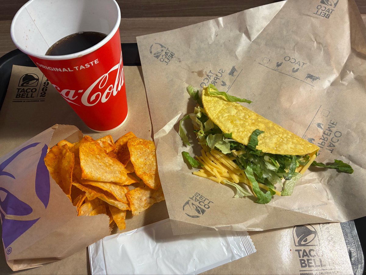 mountain_ml's tweet photo. タコスって食べるんむずいな🌮 https://t.co/Cd3cb3f4TR