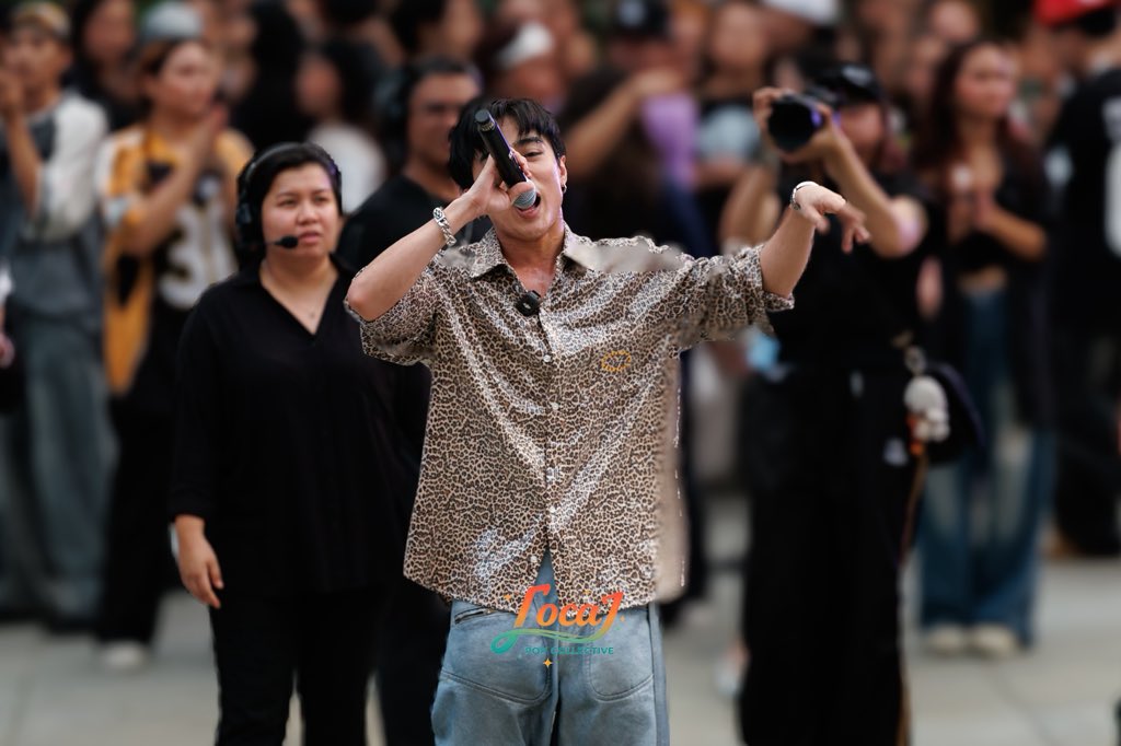 localpopph's tweet photo. SB19 Josh Cullen wraps up his Like Me Flash Mob event at Ayala Malls Manila Bay

SWAG LIKE JC
#JCLikeMe #JOSHCULLEN https://t.co/8kKhnP2SiC