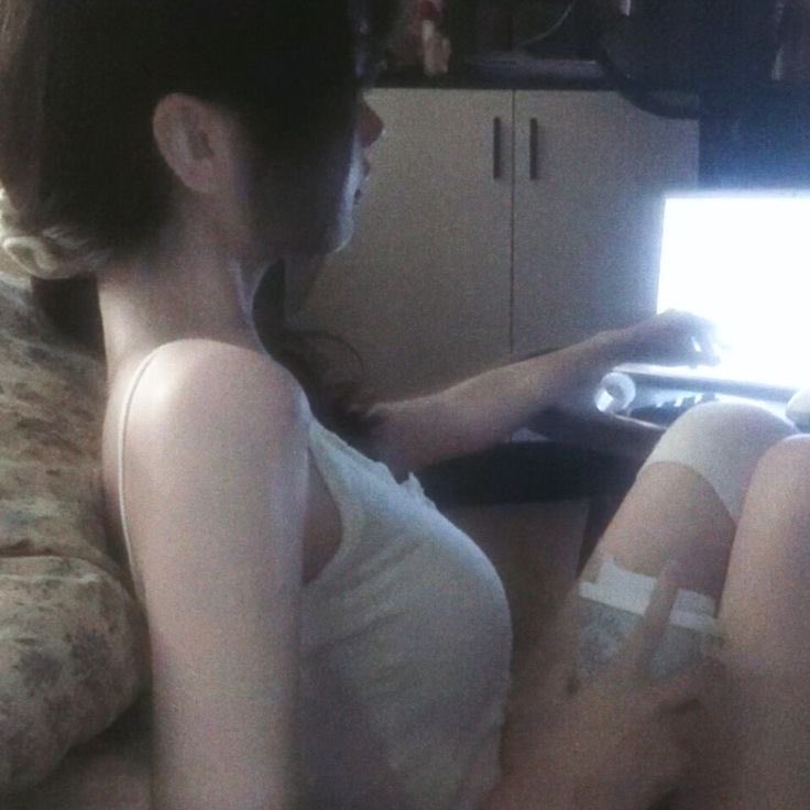 _roxanna11's tweet photo. thin legs and arms are my dream. i won’t stop until they look like this. https://t.co/v4O8itGBQJ