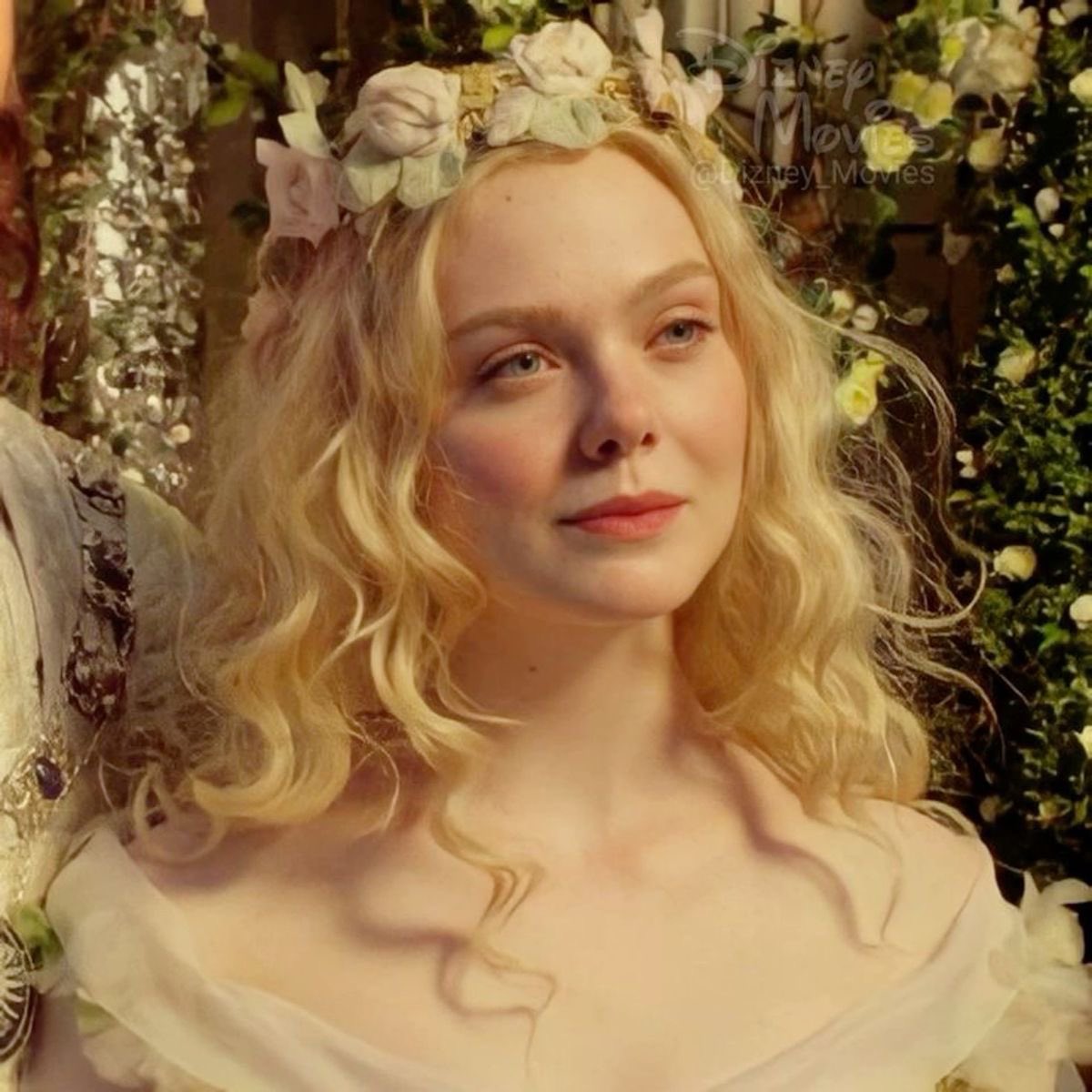 lillys_08's tweet photo. 幻想的なファンタジー映画に登場する女優さん達は皆柔らかなウェーブヘアが似合う🥀☁️スタイリングが素晴らしい https://t.co/d1gZoLOOwf