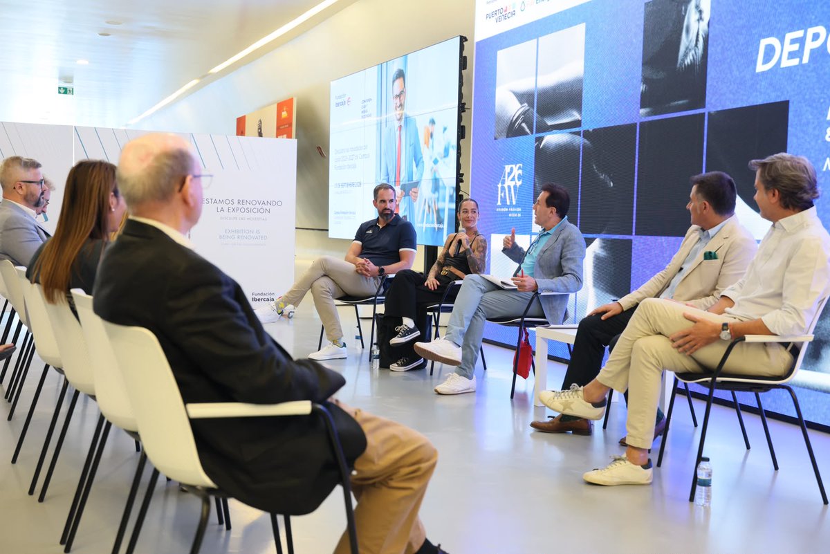 mobilitycity_'s tweet photo. Este fin de semana, la Aragón Fashion Week marca tendencia en Mobility City.

🎤 Mesa de debate sobre la conexión entre la moda y el deporte, con firmas deportivas aragonesas y la boxeadora Cristina Navarro.
🤵🏻‍♂️ Exposición de moda nupcial masculina de @protocolonovios. https://t.co/k4D9X9uTNL