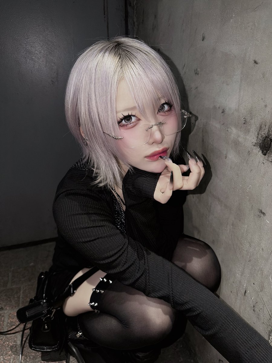 kizuna_VVSiS's tweet photo. 派手髪ウルフ×メガネ×メロ顔 https://t.co/SXi6qM4Ie1