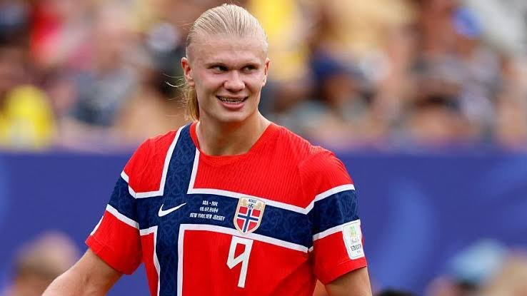 MrSeyi3's tweet photo. Erling Haaland already has 2 goals in the Nations league 🔥 

This man really doesn't care whether it's club football or international football 

Goals are goals 🤖 ⚽ https://t.co/W0SBrAqcD5