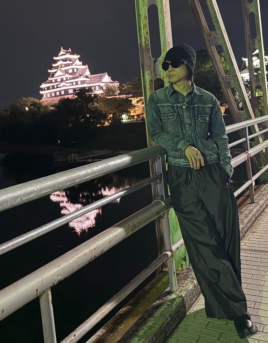TAKAMI_HIROYUKI's tweet photo. 岡山後楽園へ名月鑑賞会🌕あいにく月は見えなかったけど、岡山城の静けさに包まれた佇まいと風格に目を奪われました🏯明日逢えるのを楽しみにしてマス😉🎉🎉🎉 #貴水博之 #LV2026岡山 #中秋の名月 https://t.co/nOmw2lOHtJ