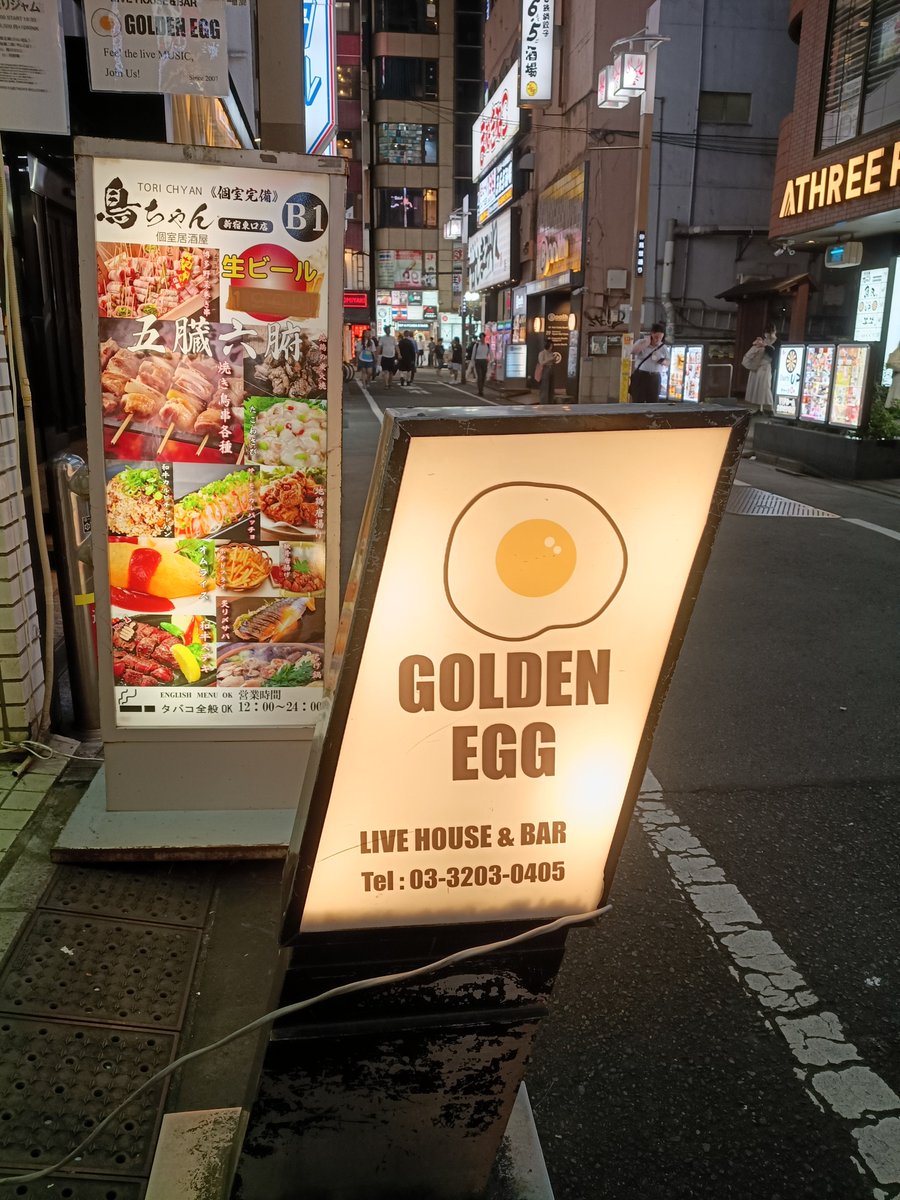 tsuyoshi_kkk's tweet photo. 歌舞伎町 Golden Egg
チェッカーズを２曲歌った
素直にI 'm sorry、Cherie https://t.co/KtaWXmNfpW
