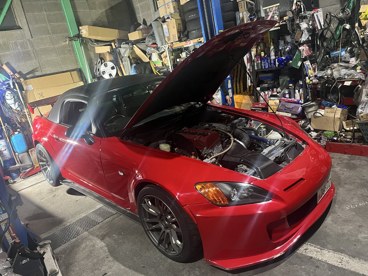 yusuke_s2k's tweet photo. また2年間公道走っても大丈夫って許可もらった

S2000もこの車検が切れる頃には所有して20年になるのか…

さてどうなる？？？

とりまタイヤ変えましょ笑 https://t.co/6AQx8f6eBz