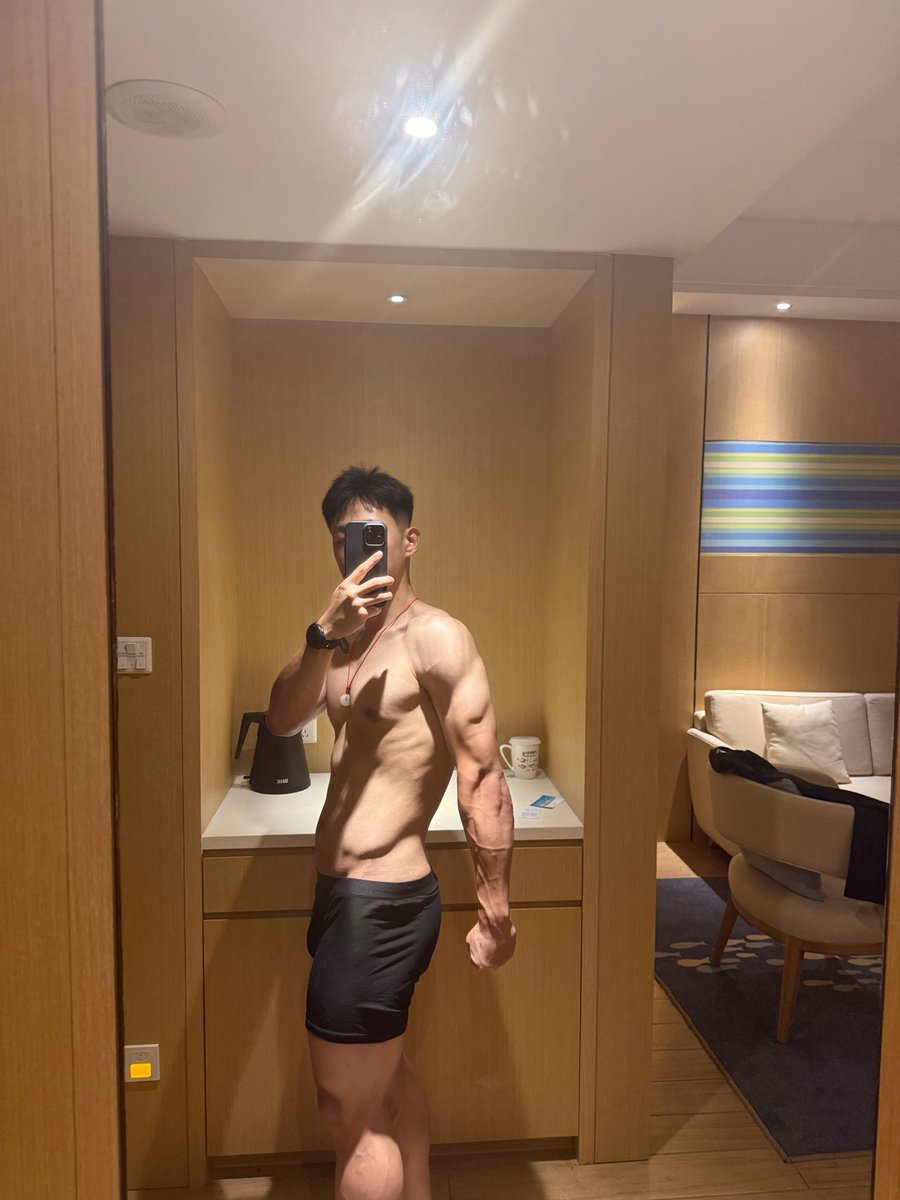 Darllcorn's tweet photo. 我操好想姐姐
#薄肌 #青筋 #BBW https://t.co/aIwHI30hZU