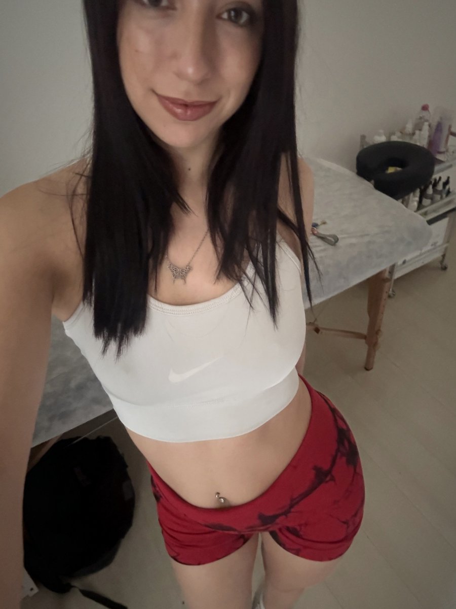 moongoldd5's tweet photo. double take ✨💕 https://t.co/VEebDdkrCb