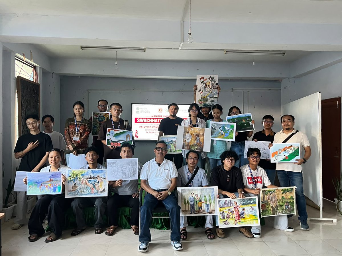 ManipurUniverse's tweet photo. 🎨🧹#SwachhataHiSeva2026 at #ManipurUniversity!
Students & research scholars at Dept of Fine Arts showcased their creativity today with a #PaintingCompetition & #WallPainting activity to drive the message of cleanliness and environmental responsibility #CleanIndia #SwachhBharat https://t.co/Vxbpl30o9t